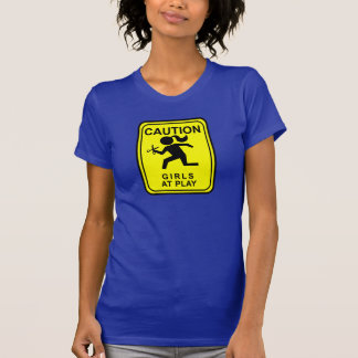 Camiseta Advirta meninas no jogo - funcionando com tesouras