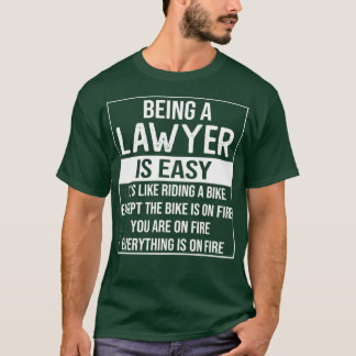 Camiseta Advogado engraçado dizendo que ser advogado é um a