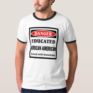 Camiseta África americana instruída.