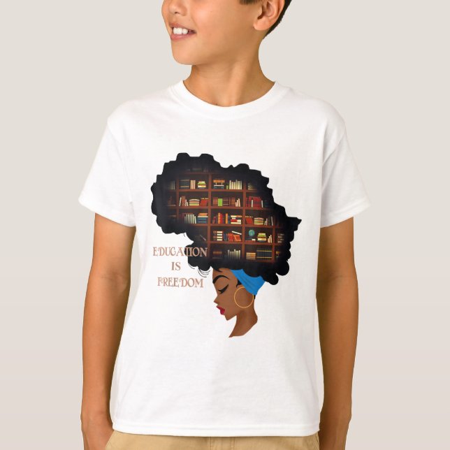 Camiseta África: Educação é Livro da Liberdade Preto (Frente)