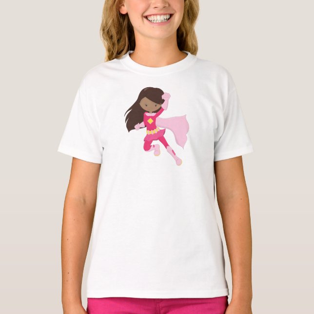 Camiseta African American Girl, Super Herói Girl, Cabo Rosa (Frente)