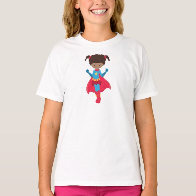 Camiseta African American Girl, Super Herói Girl, Red Cape (Frente)