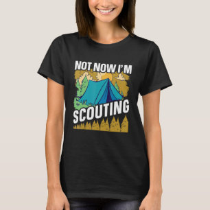Camiseta Agora não, estou fazendo Escotismo  Escoteiros e L