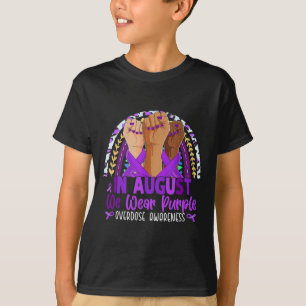 Camiseta Agosto Vestimos Sobredosagem Roxa