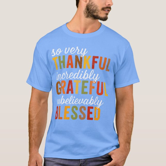 Camiseta Agradecido Agradecido Abençoado Dia de Ação de Gra (Frente)