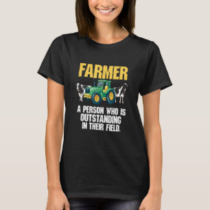Camiseta Agricultor Que Se Encontra Em Pé No Seu Colégio
