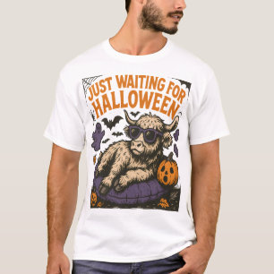 Camiseta Aguardando o Highland Cow de Halloween