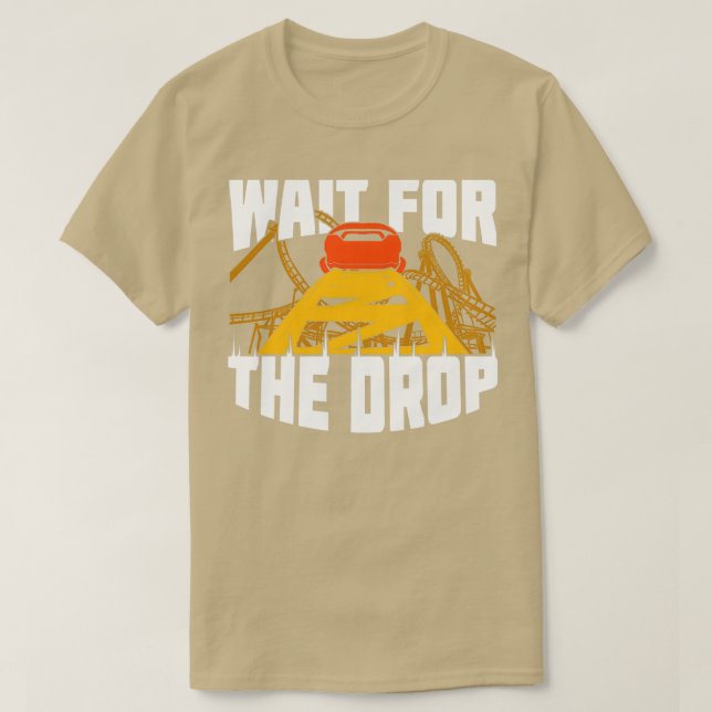 Camiseta Aguarde O Presente Do Ventilador Da Porta copos Do (Frente do Design)