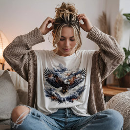 Camiseta Águia Emergindo das Nuvens
