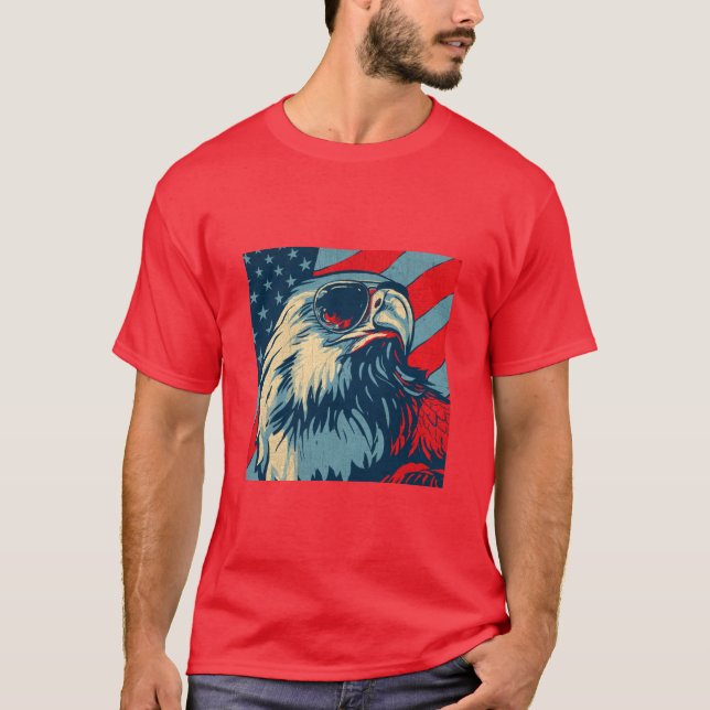 Camiseta "Águia Patriótica com T-Shirt de Óculos de Sol" (Frente)