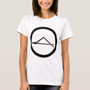 Camiseta Agulha de pinheiro dobrada em círculo