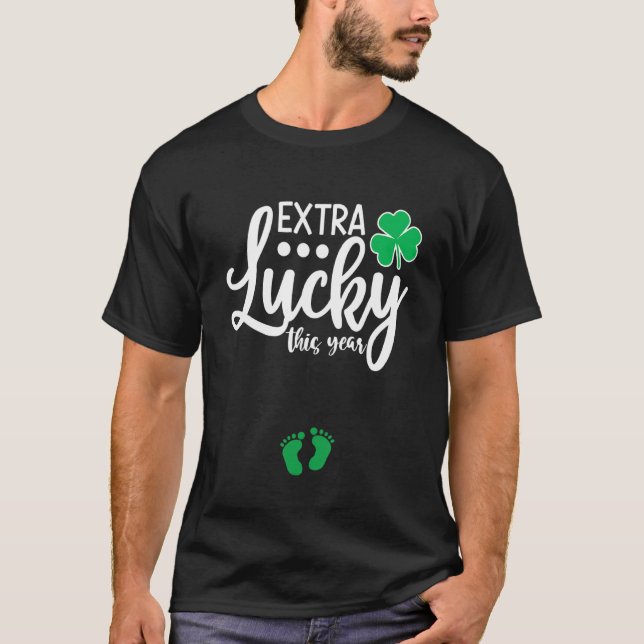 Camiseta Ainda Mais Sortuda Este Ano Rua De Anúncio De Grav (Frente)
