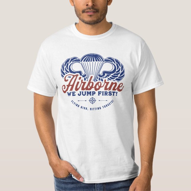 Camiseta Airborne - We Jump First!  (Frente)