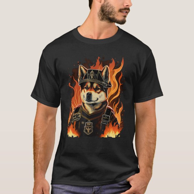 Camiseta Akita Inu Fireman sobre o Bombeiro Akita Inu (Frente)