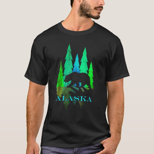 Camiseta Alaska  Alaskan Northern Light Trees With Bear (Frente)