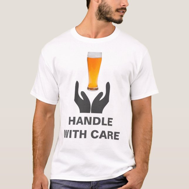 Camiseta Alça De Vidro De Cerveja Com Cuidado Branco Engraç (Frente)