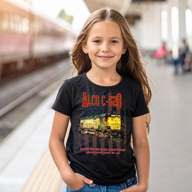Camiseta Alco C-628 Locomotiva Diesel e bandeira americana (Alco C-628 aka Alco Century 628 Diesel Locomotive. Girl Basic T-Shirt)