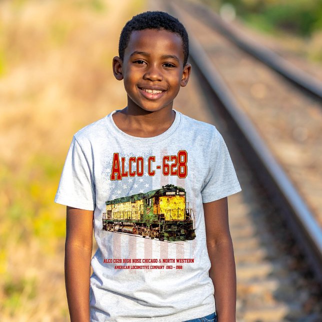 Camiseta Alco C-628 Locomotiva Diesel e bandeira americana (Alco C-628 aka Alco Century 628 Diesel Locomotive. Boy Basic T-Shirt)
