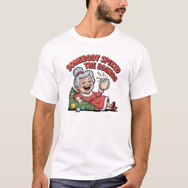 CAMISETA ALGUÉM ADICIONOU ÁLCOOL NO EGGNOG  (Frente)