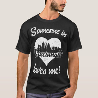 Camiseta Alguém Em Cincinnati Ohio Me Ama Na Linha Do Coraç