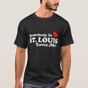 Camiseta Alguém em St Louis ama-me