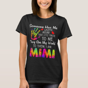 Camiseta Alguém Me Envolveu Em Torno Dos Dedos.