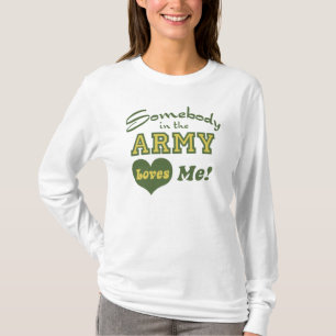 Camiseta Alguém no exército ama-me