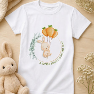 Camiseta Algum Coelhinho A Caminho Chás de Bebê Mamãe Está