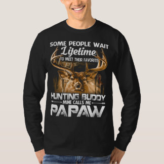 Camiseta Algumas Pessoas Esperam O Tempo De Vida Para Atend