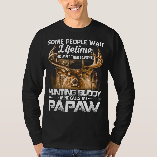 Camiseta Algumas Pessoas Esperam O Tempo De Vida Para Atend (Frente)