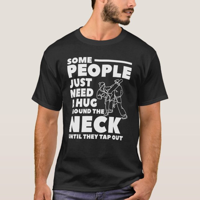 Camiseta Algumas Pessoas Precisam De Um Abraço Ao Redor Do  (Frente)