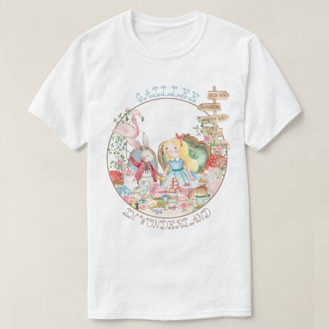 Camiseta Alice Adventures em Woderland Birthday Tea Party (Frente do Design)