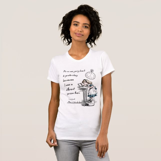 Camiseta Alice em citações do país das maravilhas (Frente Completa)