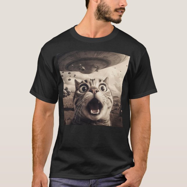 Camiseta Alien UFO Funny Cat Selfie Scared Cat Lover Spaces (Frente)