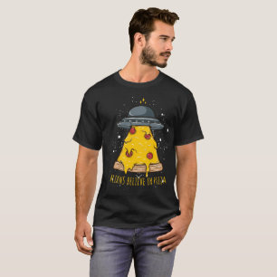 Camiseta Alienígena acredita na pizza