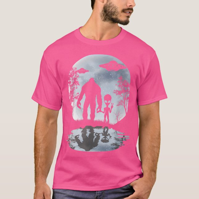 Camiseta Alienígena Bigfoot Moon Sasquatch Ufo Extraterrest (Frente)