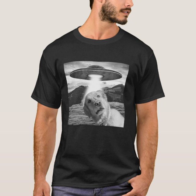 Camiseta Alienígena Cão OVNI Cachorro Selfie Com OVNI Labra (Frente)