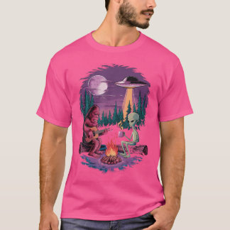 Camiseta Alienígena Engraçada E Bigfoot Campfire Moon Ufo A