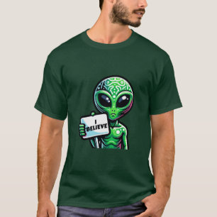 Camiseta Alienígena Eu Acredito