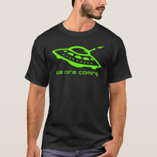Camiseta Alienígena Hunter Voando Saucer Ufo Estamos Vindo