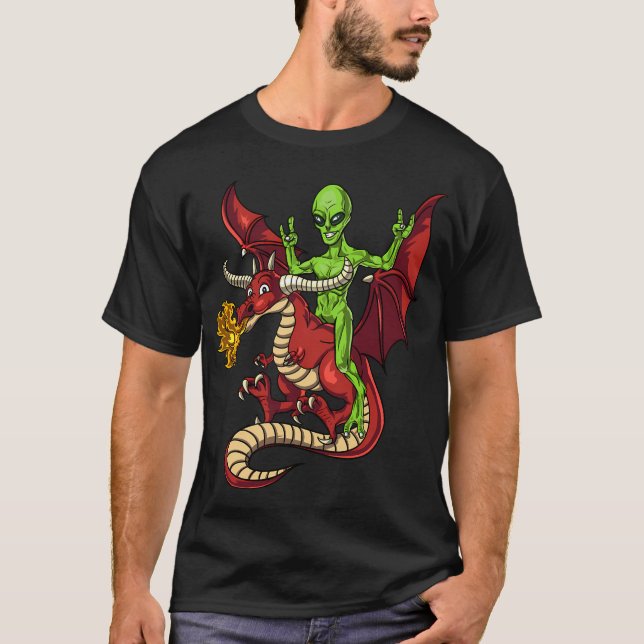 Camiseta Alienígena Montando Dragão (Frente)
