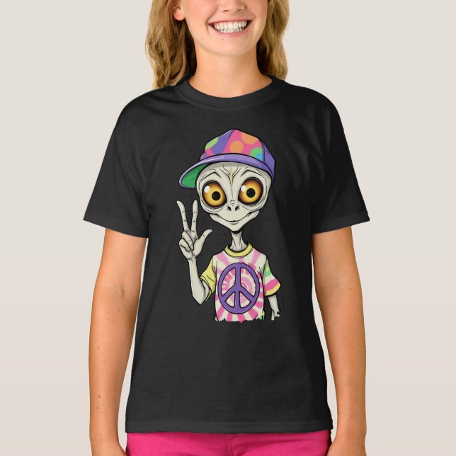 Camiseta Alienígena mostra Sinal de Paz com a Mão 1 (Frente)