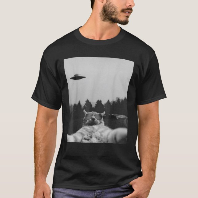 Camiseta Alienígena OVNI Gato Engraçado Galáxia Gato Tee Ga (Frente)