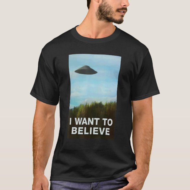 Camiseta Alienígena Ufo Hunter Eu Quero Acreditar No Dia Do (Frente)