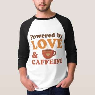 Camiseta Alimentado por Amor e Apaixonado por Café