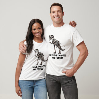 Camiseta Alimentado por Café e Fósseis Humor T-Rex