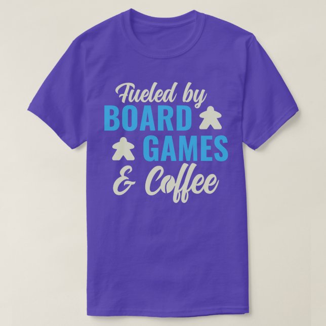 Camiseta Alimentado por Jogos de Conselho e Noite de Jogo E (Frente do Design)