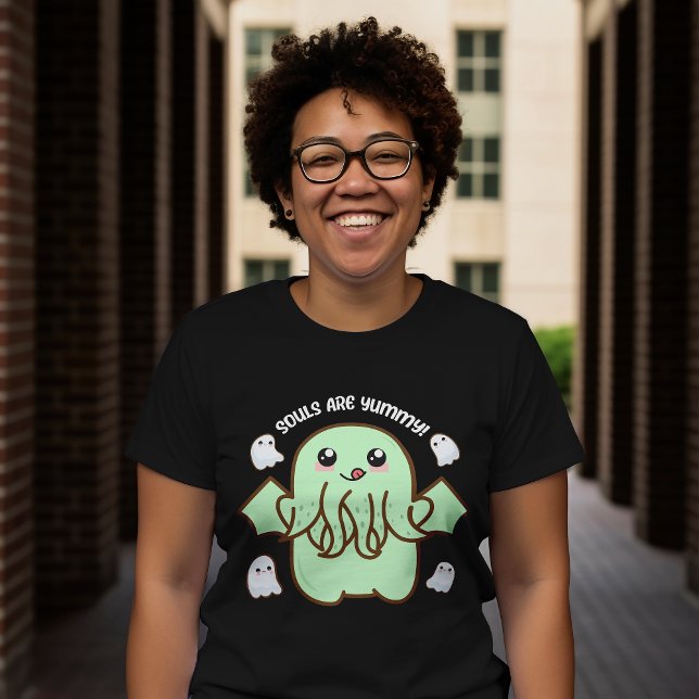 Camiseta Almas são Yummy Cthulhu T Shirt (From the brilliant mind of master horror writer H.P. Lovecraft comes your very own Cthulhu t shirt.)