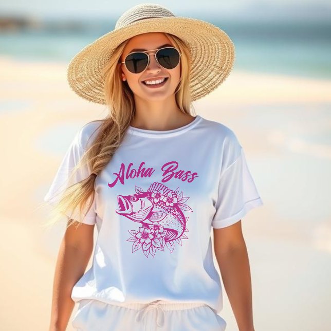 Camiseta Aloha Bass-Fish Style Rosa (Aloha Bass, Hawaiian, Fisherman Core Style, Tropical Flowers, Beach t shirt, summer t shirt, Pink)