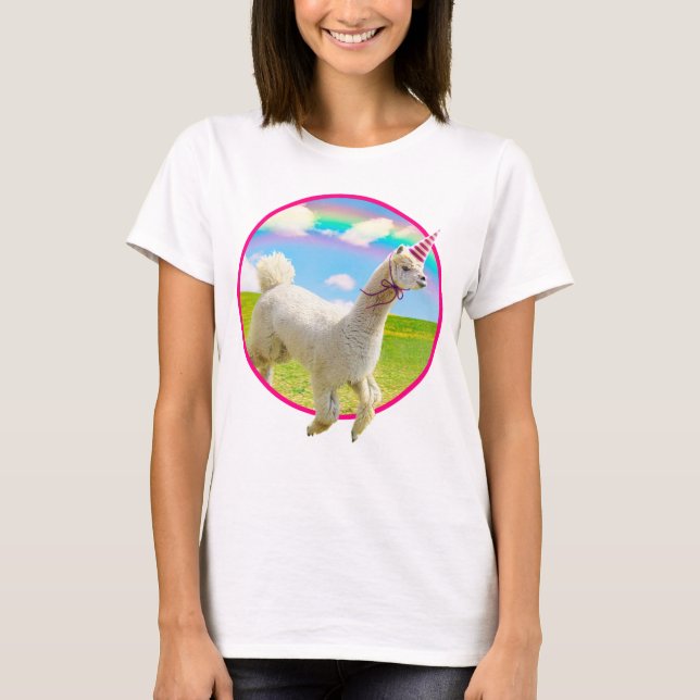 Camiseta Alpaca Unicorn Sob O Rainbow Sky (Frente)